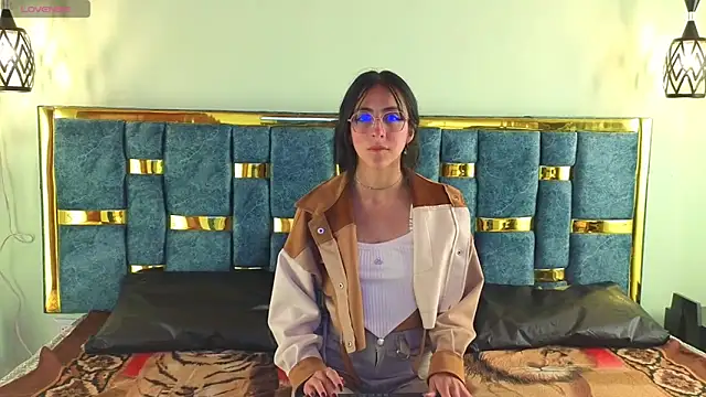 Snapshot of ling_ling24 chatting on January 22, 3:31 am ling ling24 online show from January 22, 3:31 am