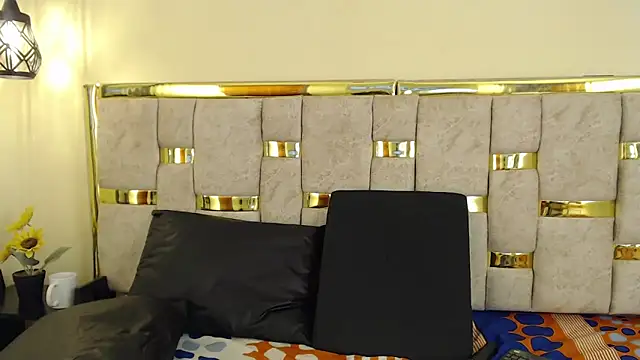 Snapshot of ling_ling24 chatting on March 11, 6:43 am ling ling24 online show from March 11, 6:43 am