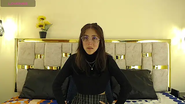 Snapshot of ling_ling24 chatting on March 18, 3:20 am ling ling24 online show from March 18, 3:20 am