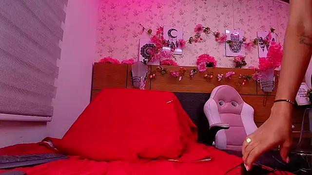 nata luna online show from September 13, 7:13 pm