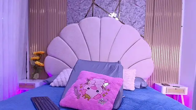 nata luna online show from April 18, 7:18 pm