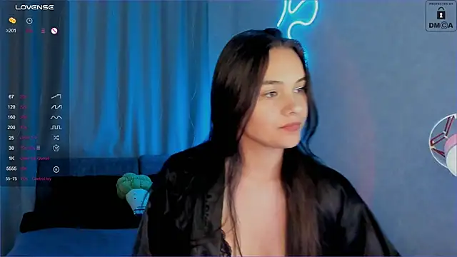 Snapshot of _Sweetie_ chatting on December 2, 5:04 am Sweetie online show from December 2, 5:04 am