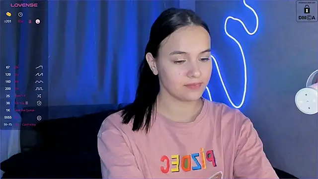 Snapshot of _Sweetie_ chatting on December 7, 3:41 pm Sweetie online show from December 7, 3:41 pm