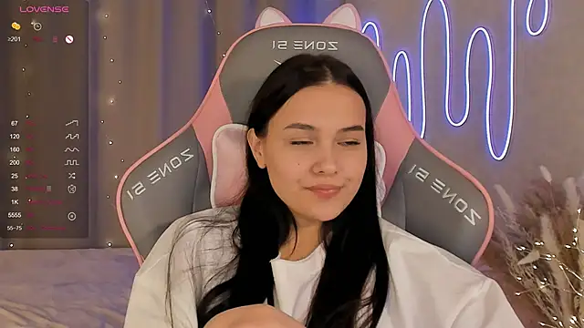 Snapshot of _Sweetie_ chatting on February 15, 1:05 pm Sweetie online show from February 15, 1:05 pm