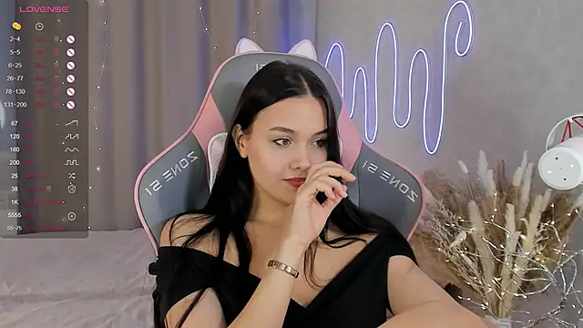 Snapshot of _Sweetie_ chatting on February 16, 11:49 am Sweetie online show from February 16, 11:49 am