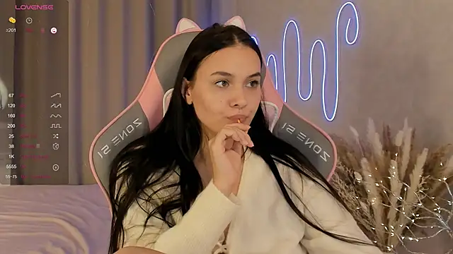 Snapshot of _Sweetie_ chatting on February 22, 1:46 pm Sweetie online show from February 22, 1:46 pm