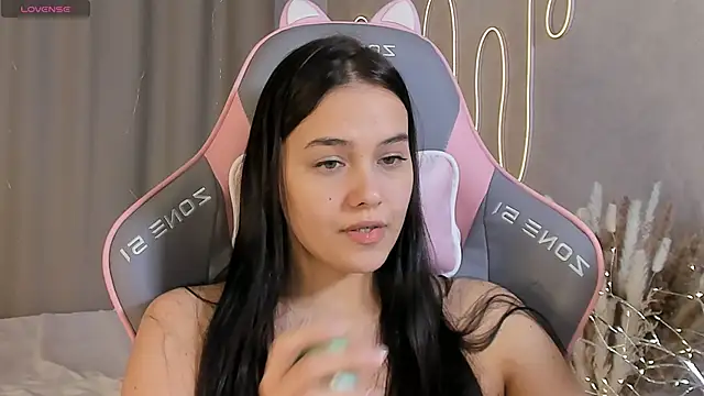 Snapshot of _Sweetie_ chatting on March 3, 4:56 pm Sweetie online show from March 3, 4:56 pm