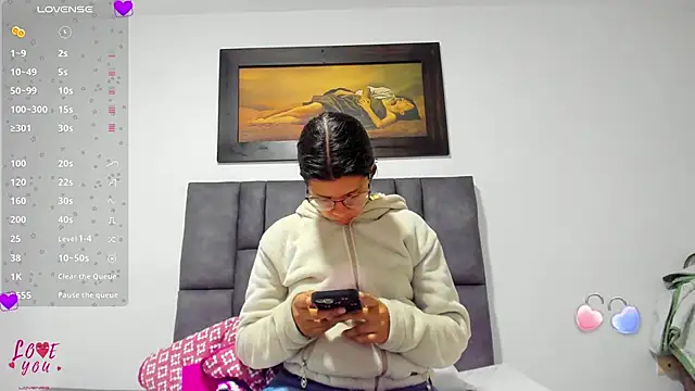 Vahiolet smith online show from April 17, 3:31 am