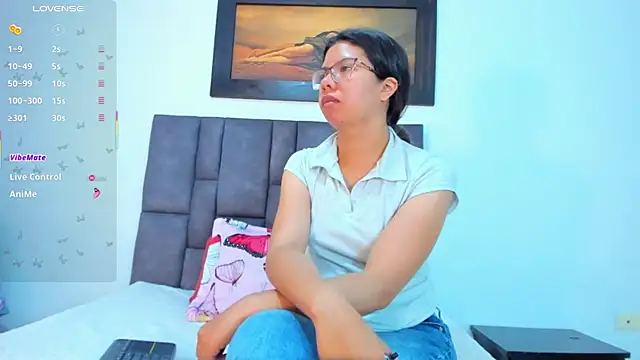 Snapshot of Vahiolet_smith chatting on June 27, 3:44 am Vahiolet smith online show from June 27, 3:44 am