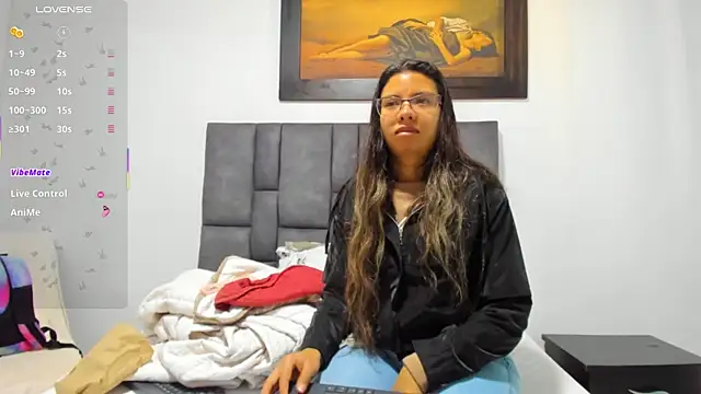Snapshot of Vahiolet_smith chatting on July 7, 12:31 pm Vahiolet smith online show from July 7, 12:31 pm