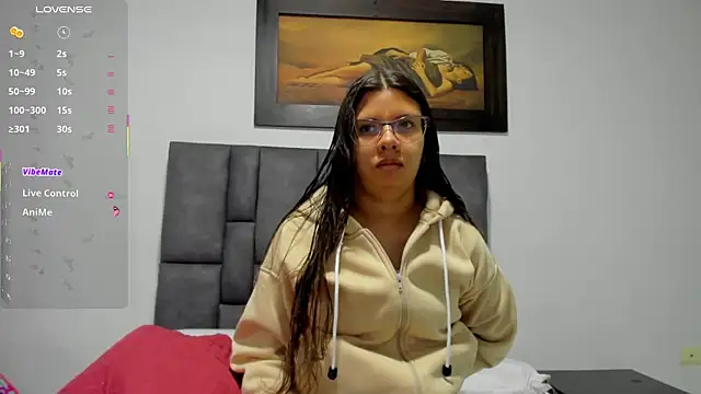 Snapshot of Vahiolet_smith chatting on July 16, 12:22 pm Vahiolet smith online show from July 16, 12:22 pm