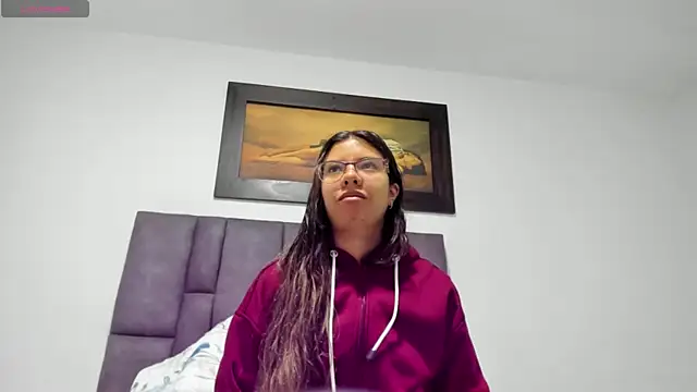 Snapshot of Vahiolet_smith chatting on July 17, 12:23 pm Vahiolet smith online show from July 17, 12:23 pm