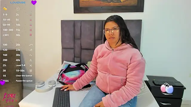 Snapshot of Vahiolet_smith chatting on July 30, 10:58 am Vahiolet smith online show from July 30, 10:58 am