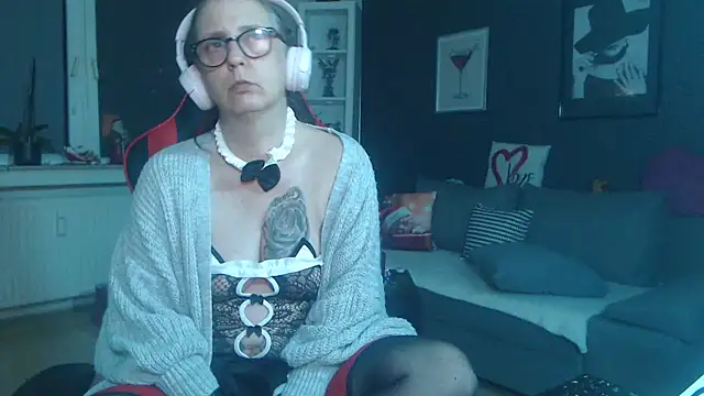 EiskalterEngel74 online show from December 7, 10:50 pm