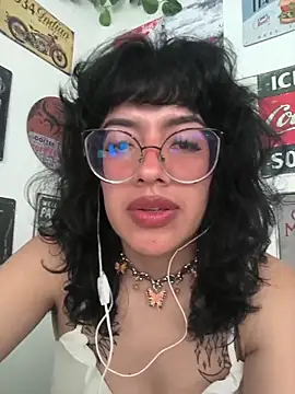 Snapshot of Fun_Everywhere chatting on June 18, 7:29 pm Fun Everywhere online show from June 18, 7:29 pm