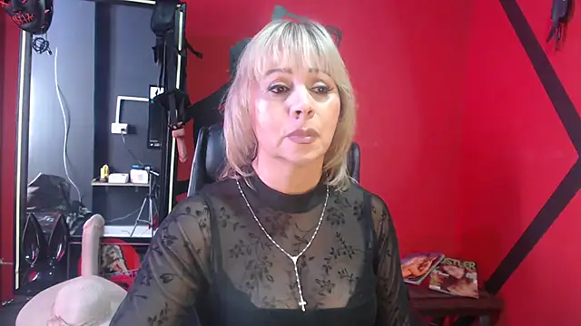 KLOE PIELL online show from September 10, 9:15 pm