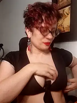 Snapshot of Daneshka_naughty chatting on December 5, 5:37 am Daneshka naughty online show from December 5, 5:37 am