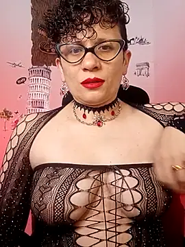 Snapshot of Daneshka_naughty chatting on February 12, 2:56 am Daneshka naughty online show from February 12, 2:56 am