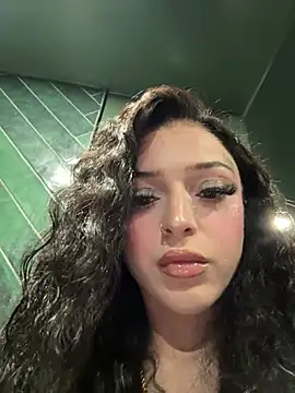 exoticmisfitt online show from February 14, 6:21 am