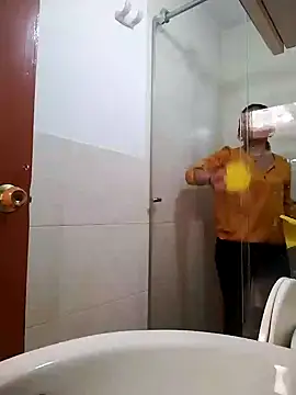 Snapshot of Lizeth_rey1 chatting on January 27, 6:31 pm Lizeth rey1 online show from January 27, 6:31 pm