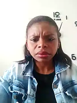 Snapshot of Lizeth_rey1 chatting on February 2, 6:31 pm Lizeth rey1 online show from February 2, 6:31 pm