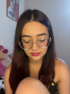 Snapshot of HallieLemon1 chatting on February 16, 4:09 am HallieLemon1 online show from February 16, 4:09 am