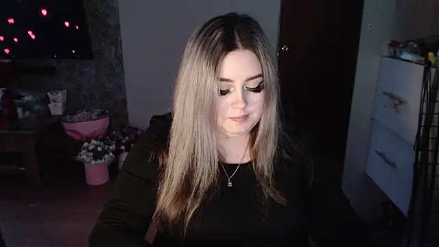 Snapshot of TiffaniYW chatting on January 17, 8:11 pm TiffaniYW online show from January 17, 8:11 pm