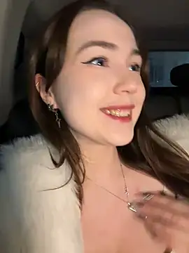 Snapshot of Peachy_Dream chatting on February 9, 8:24 pm Peachy Dream online show from February 9, 8:24 pm