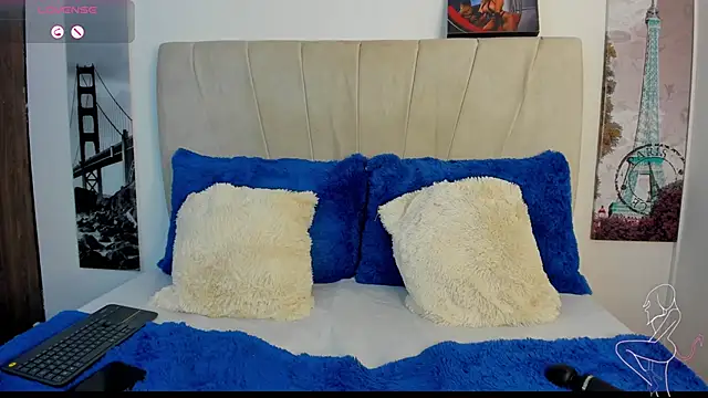 Snapshot of MartinaWestt chatting on October 19, 10:10 pm MartinaWestt online show from October 19, 10:10 pm