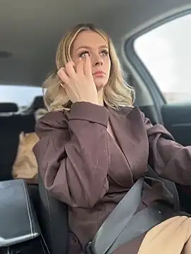 Love Bri online show from March 31, 10:59 am