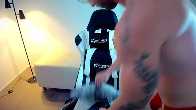 dafboy1 online show from September 16, 3:13 pm