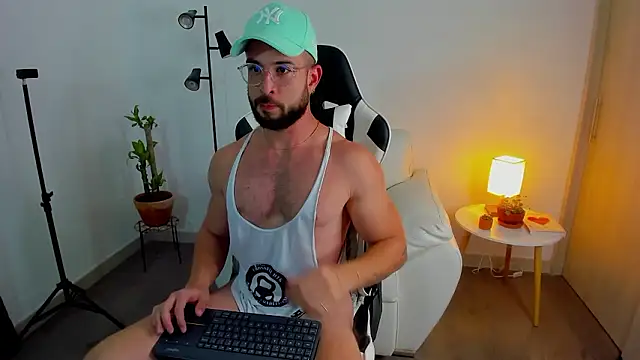 dafboy1 online show from January 17, 2:27 am