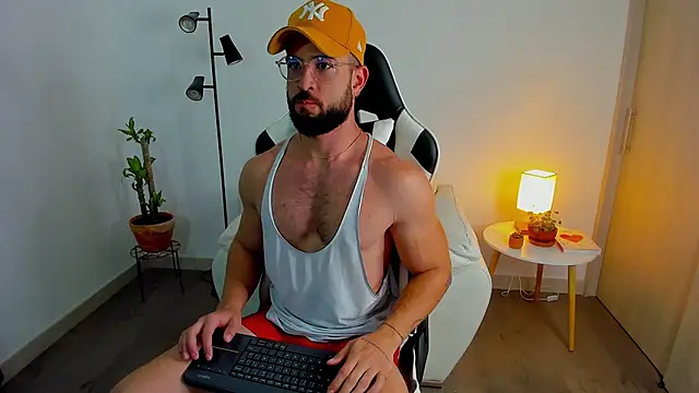 dafboy1 online show from January 19, 1:37 pm