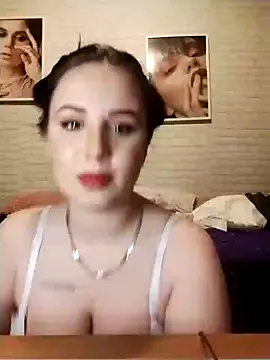 Snapshot of AdelinaJude chatting on December 29, 8:37 pm AdelinaJude online show from December 29, 8:37 pm