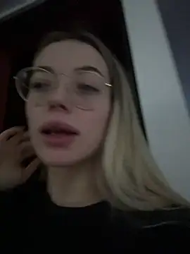 Snapshot of KylieJoyce chatting on January 1, 1:47 am KylieJoyce online show from January 1, 1:47 am