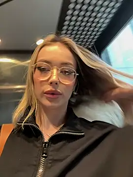 Snapshot of KylieJoyce chatting on January 5, 6:56 am KylieJoyce online show from January 5, 6:56 am