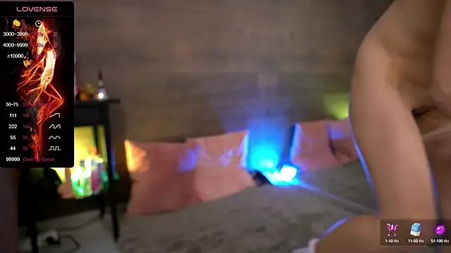 Snapshot of KylieJoyce chatting on February 21, 1:00 am KylieJoyce online show from February 21, 1:00 am