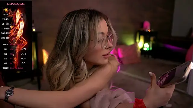 Snapshot of KylieJoyce chatting on February 23, 3:13 am KylieJoyce online show from February 23, 3:13 am