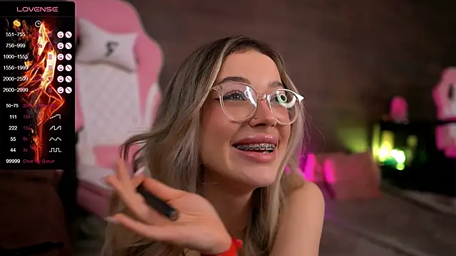 Snapshot of KylieJoyce chatting on February 23, 11:36 pm KylieJoyce online show from February 23, 11:36 pm