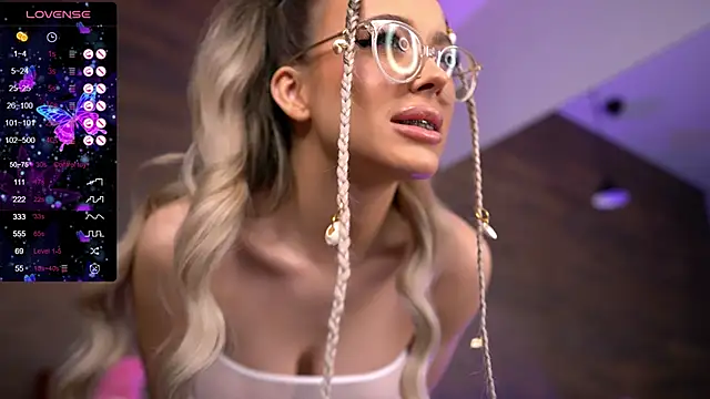 Snapshot of KylieJoyce chatting on March 5, 1:10 am KylieJoyce online show from March 5, 1:10 am