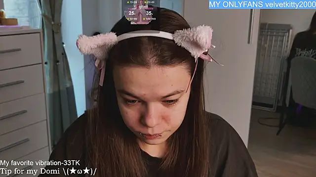 ValBae online show from February 26, 12:03 pm