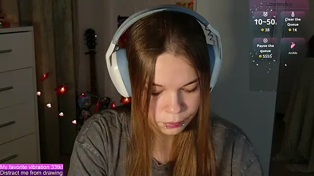 ValBae online show from October 28, 9:06 pm