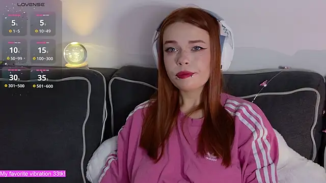 Snapshot of ValBae chatting on November 12, 9:47 pm ValBae online show from November 12, 9:47 pm