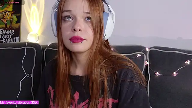 Snapshot of ValBae chatting on November 15, 9:54 pm ValBae online show from November 15, 9:54 pm