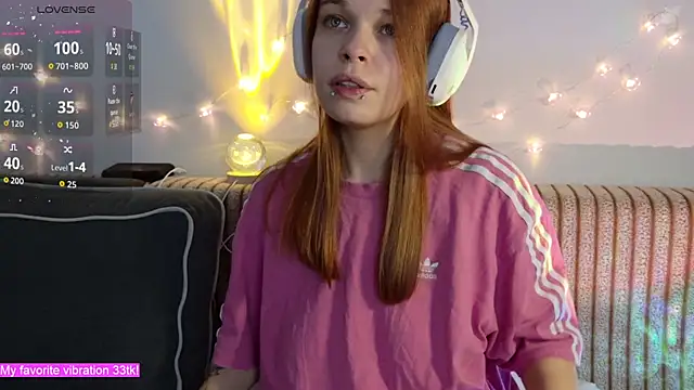 Snapshot of ValBae chatting on November 19, 9:59 pm ValBae online show from November 19, 9:59 pm