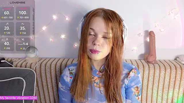 Snapshot of ValBae chatting on November 23, 9:47 pm ValBae online show from November 23, 9:47 pm