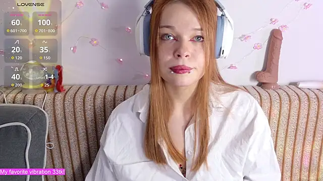 Snapshot of ValBae chatting on November 24, 9:36 pm ValBae online show from November 24, 9:36 pm