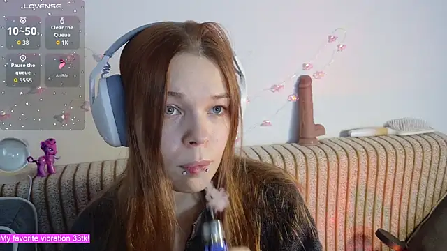 Snapshot of ValBae chatting on November 30, 9:41 pm ValBae online show from November 30, 9:41 pm