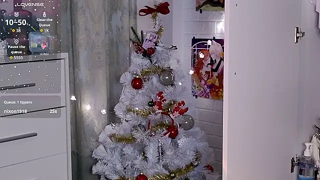 ValBae online show from February 15, 10:50 pm