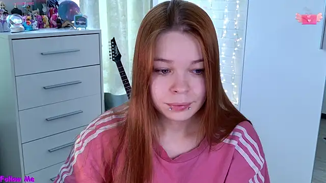 ValBae online show from April 11, 6:29 am